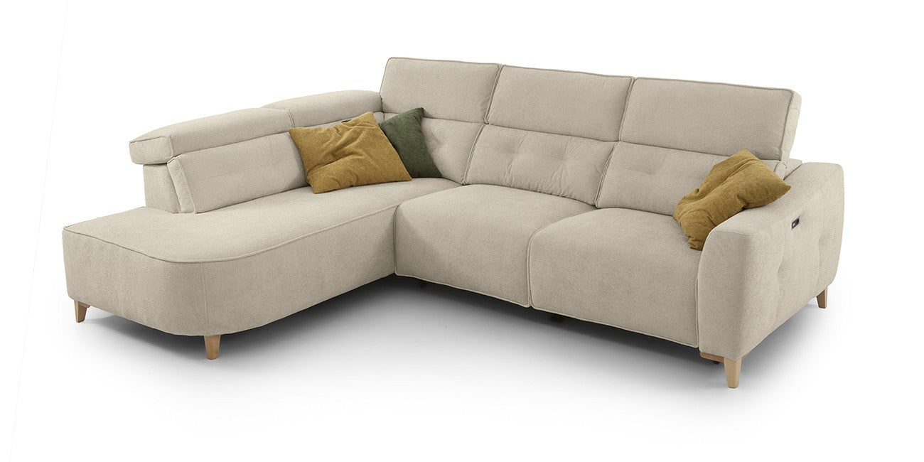 Sofá Gino con asientos de muelles ensacados, brazos con botoneras y puerto usb.